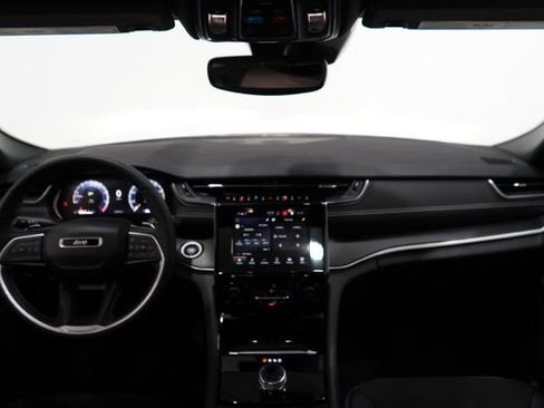 Used 2023 Jeep Grand Cherokee L Laredo image 15