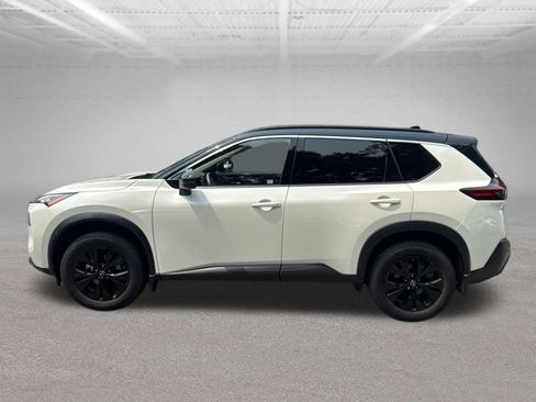 Used 2023 Nissan Rogue SV w/ SV Premium Package AWD/4WD image 2