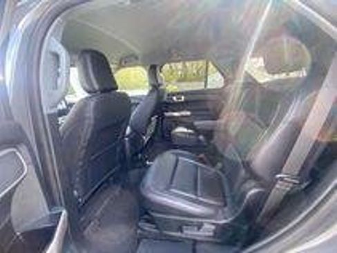 Certified 2023 Ford Explorer XLT w/ Equipment Group 202A AWD/4WD image 15