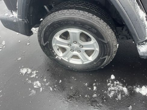 Used 2020 Jeep Wrangler Unlimited Sport S image 36