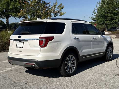 Used 2017 Ford Explorer Limited FWD image 28