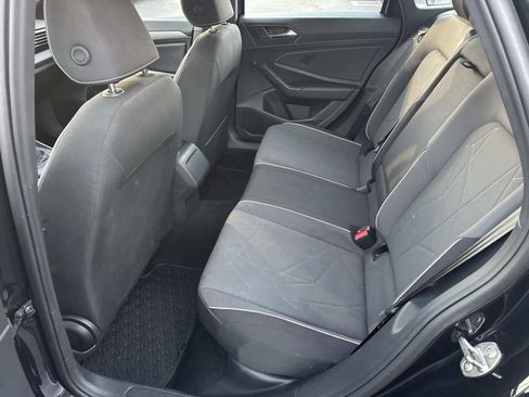 Certified 2025 Volkswagen Jetta Sport image 13