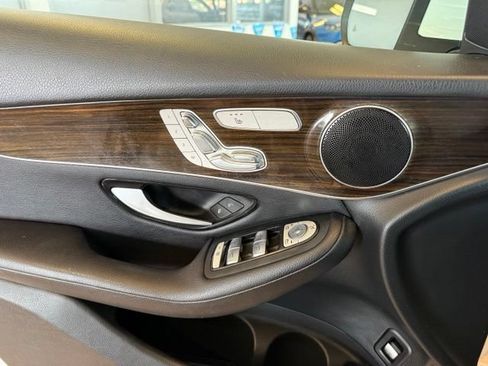 Used 2018 Mercedes-Benz GLC 300 4MATIC image 21