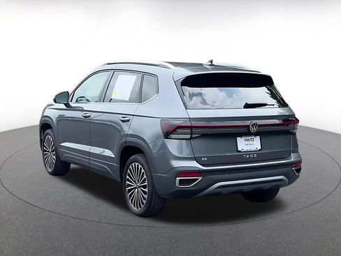 Used 2026 Volkswagen Taos SE FWD image 11