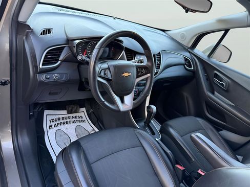 Used 2020 Chevrolet Trax LT w/ Driver Confidence Package image 14