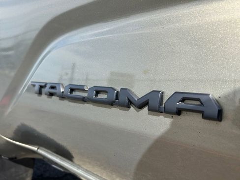 Used 2024 Toyota Tacoma TRD Sport AWD/4WD image 35