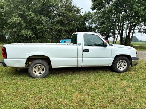 Used 2007 Chevrolet Silverado 1500 W/T RWD image 19