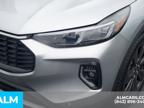 Used 2023 Ford Escape Platinum image 13