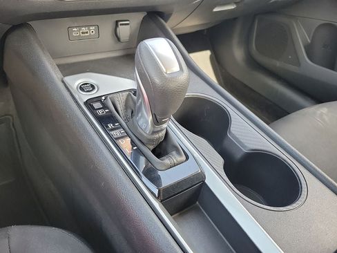 Used 2025 Nissan Altima 2.5 SV FWD image 18