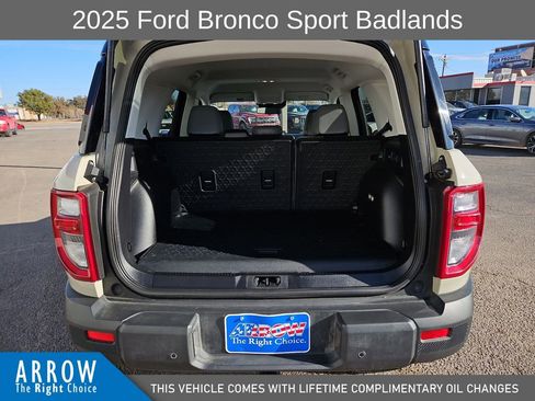 Used 2025 Ford Bronco Sport Badlands image 18