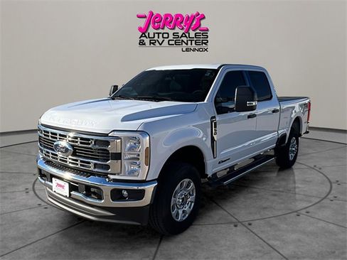 Used 2024 Ford F350 XLT w/ FX4 Off-Road Package image 9
