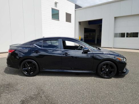 Used 2023 Nissan Sentra SR w/ Midnight Edition Package FWD image 7