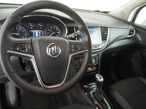 Used 2021 Buick Encore Preferred image 27