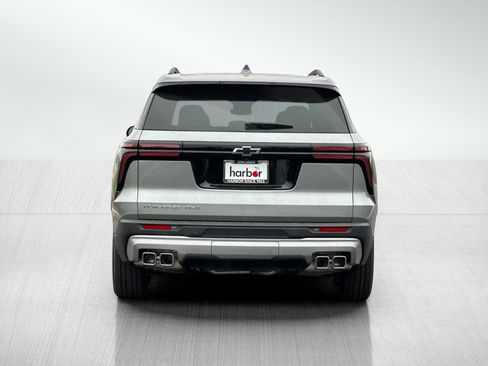 New 2025 Chevrolet Traverse LT w/ Enhanced Driving Package image 5