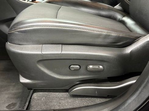 Used 2022 Chevrolet Trax LT w/ Driver Confidence Package FWD image 13