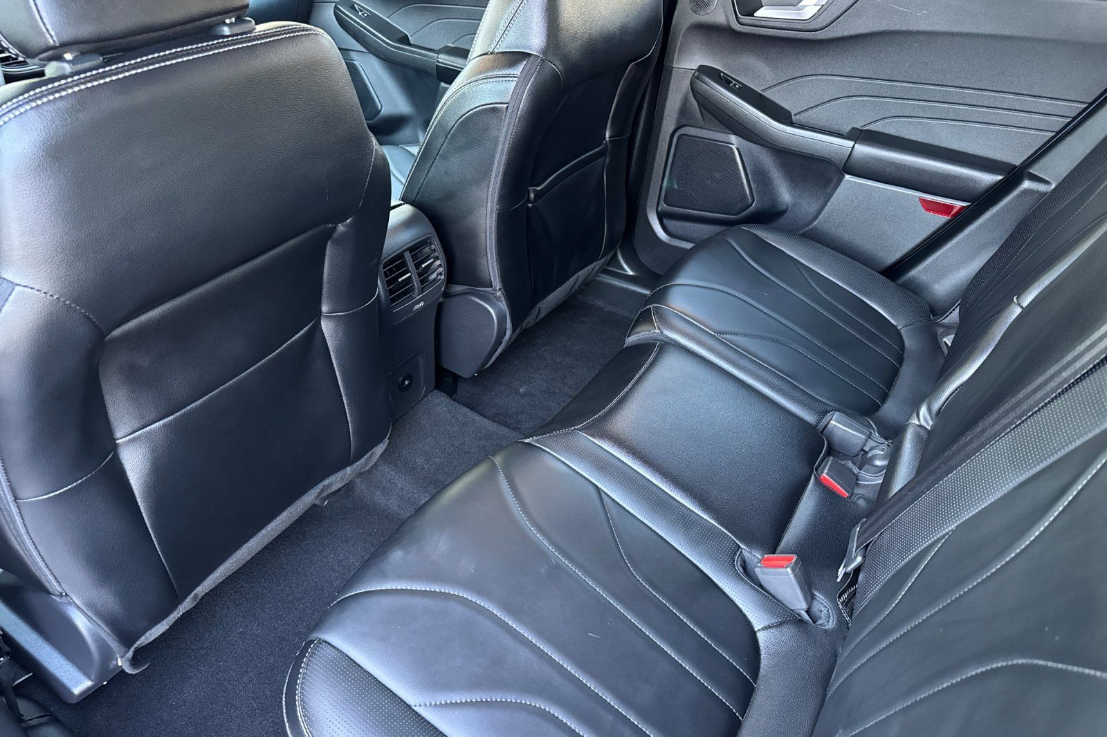 Used 2025 Ford Escape SE w/ PHEV Premium Package FWD image 13