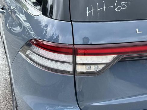 New 2026 Lincoln Aviator AWD image 11