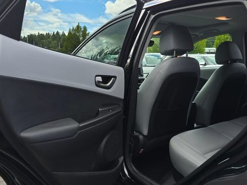 Used 2018 Hyundai Kona Limited AWD/4WD image 15