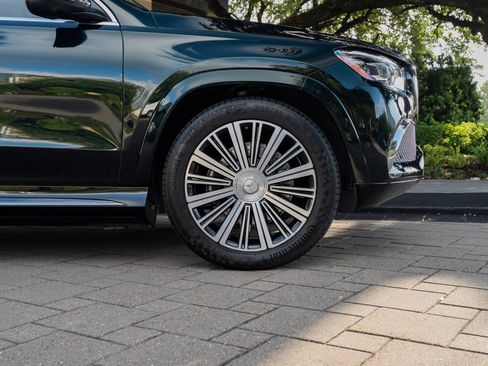 Used 2023 Mercedes-Benz Maybach GLS 600 4MATIC image 6