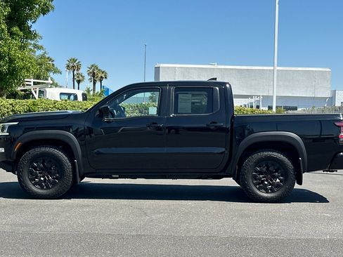 Used 2022 Nissan Frontier PRO-4X image 7