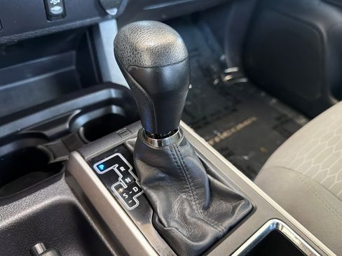 Used 2016 Toyota Tacoma SR5 RWD image 18