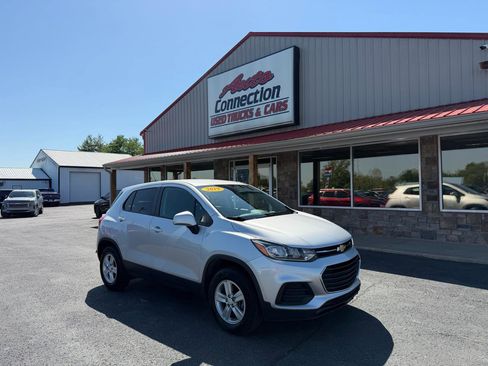 Used 2019 Chevrolet Trax LS w/ Tint and Cruise Package image 1