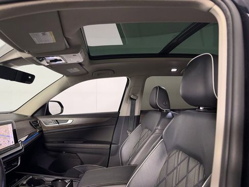 Used 2024 Volkswagen Atlas SEL Premium R-Line image 26