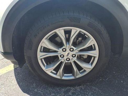 Used 2022 Ford Explorer Limited image 23