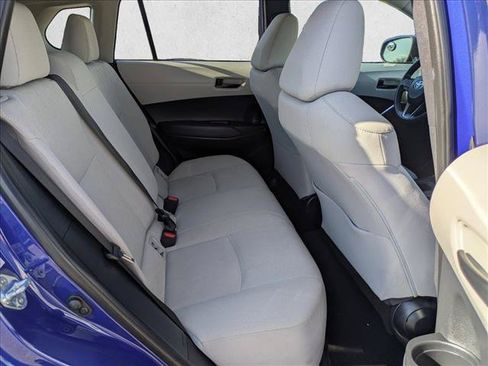 Used 2022 Toyota Corolla Cross LE AWD/4WD image 19