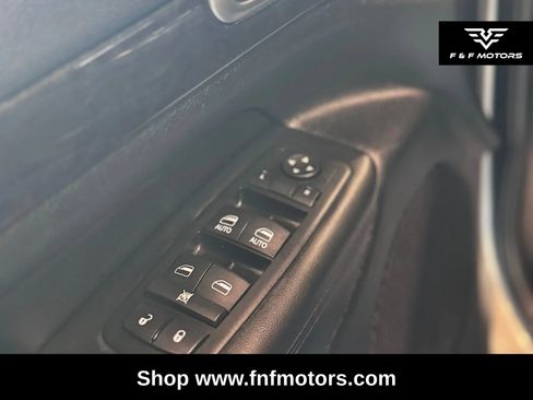 Used 2012 Jeep Grand Cherokee Laredo AWD/4WD image 16