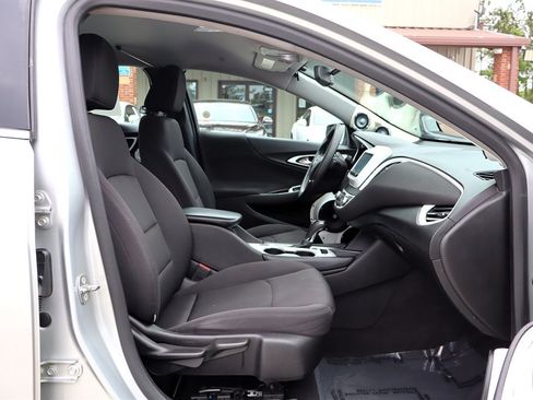 Used 2017 Chevrolet Malibu LT FWD image 18