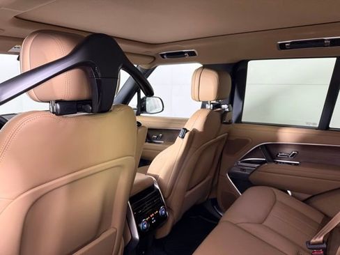 New 2026 Land Rover Range Rover SE image 25