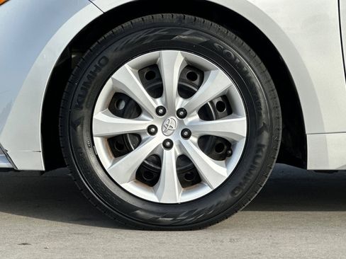 Used 2024 Toyota Corolla LE image 23