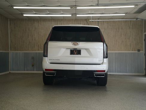 Used 2021 Cadillac Escalade Premium Luxury w/ Driver Assist Tech Package AWD/4WD image 8