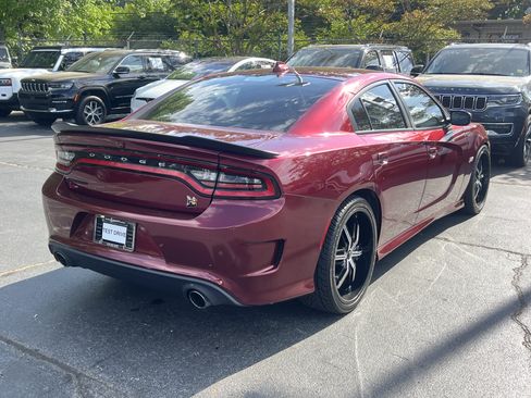 Used 2019 Dodge Charger Scat Pack RWD image 9