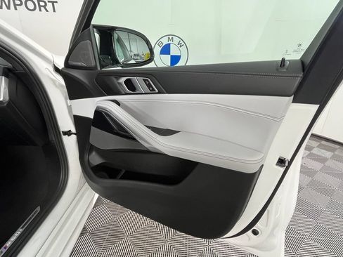 Used 2024 BMW X6 M60i AWD/4WD image 25