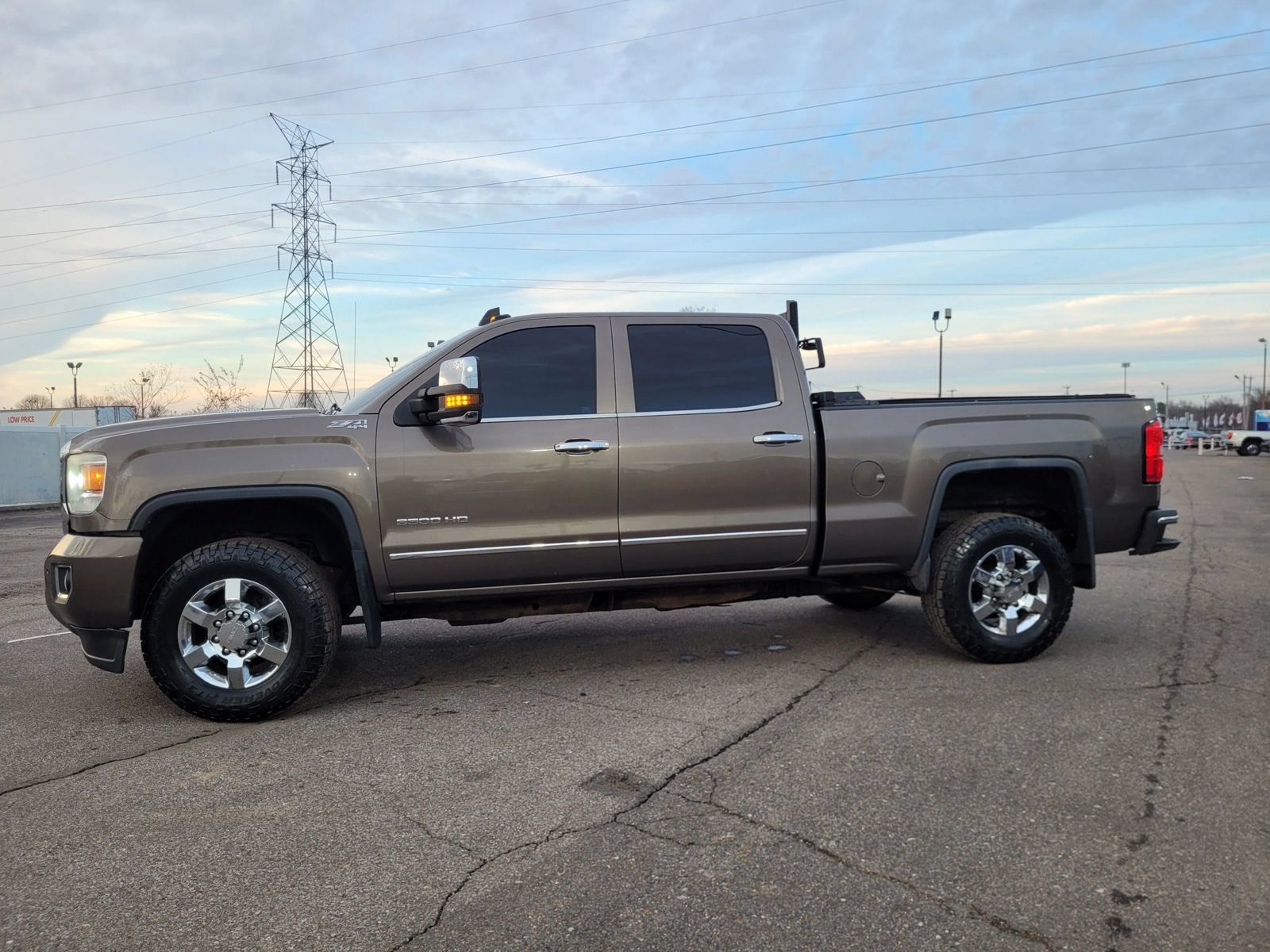 Used 2015 GMC Sierra 3500 SLT AWD/4WD image 3