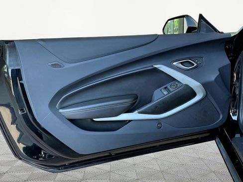 Used 2023 Chevrolet Camaro LT RWD image 18