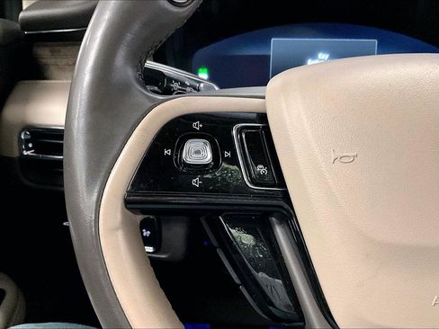 Used 2022 Lincoln Corsair Reserve w/ Equipment Group 201A image 17