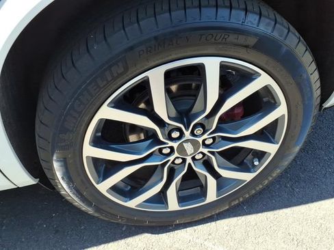 Certified 2025 Cadillac XT6 Sport w/ Platinum Package AWD/4WD image 9