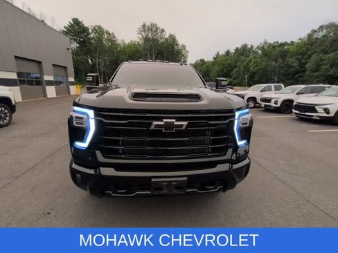 Used 2024 Chevrolet Silverado 2500 LT w/ Midnight Edition AWD/4WD image 6
