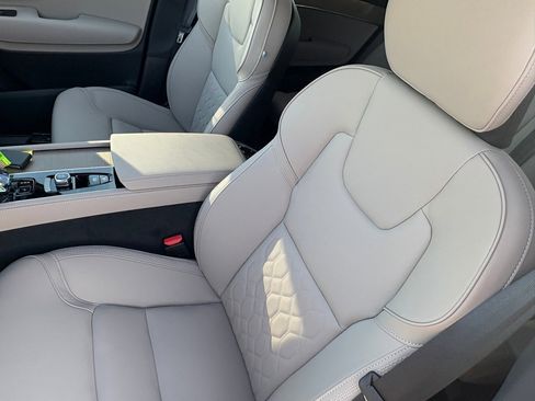 New 2026 Volvo XC90 B6 Plus w/ Protection Package Premier image 19