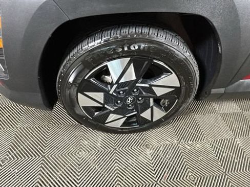 Used 2024 Hyundai Kona SEL FWD image 9