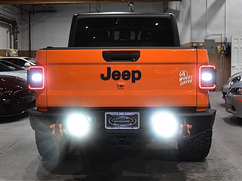 Used 2025 Jeep Gladiator Sport AWD/4WD image 13