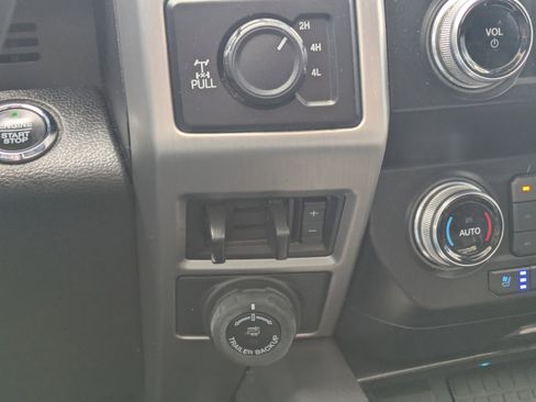 Used 2021 Ford F250 Platinum w/ FX4 Off-Road Package image 29