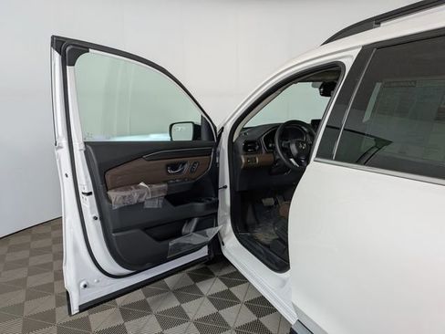 New 2026 Honda Pilot Touring image 14