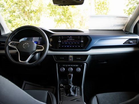 Used 2023 Volkswagen Taos SE image 23