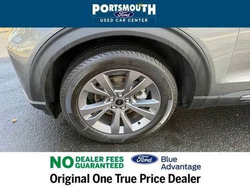 Used 2022 Ford Explorer XLT w/ Equipment Group 202A image 29