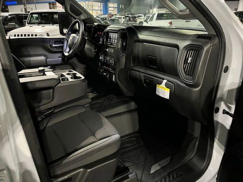 Used 2025 Chevrolet Silverado 2500 Custom w/ Custom Convenience Package image 22