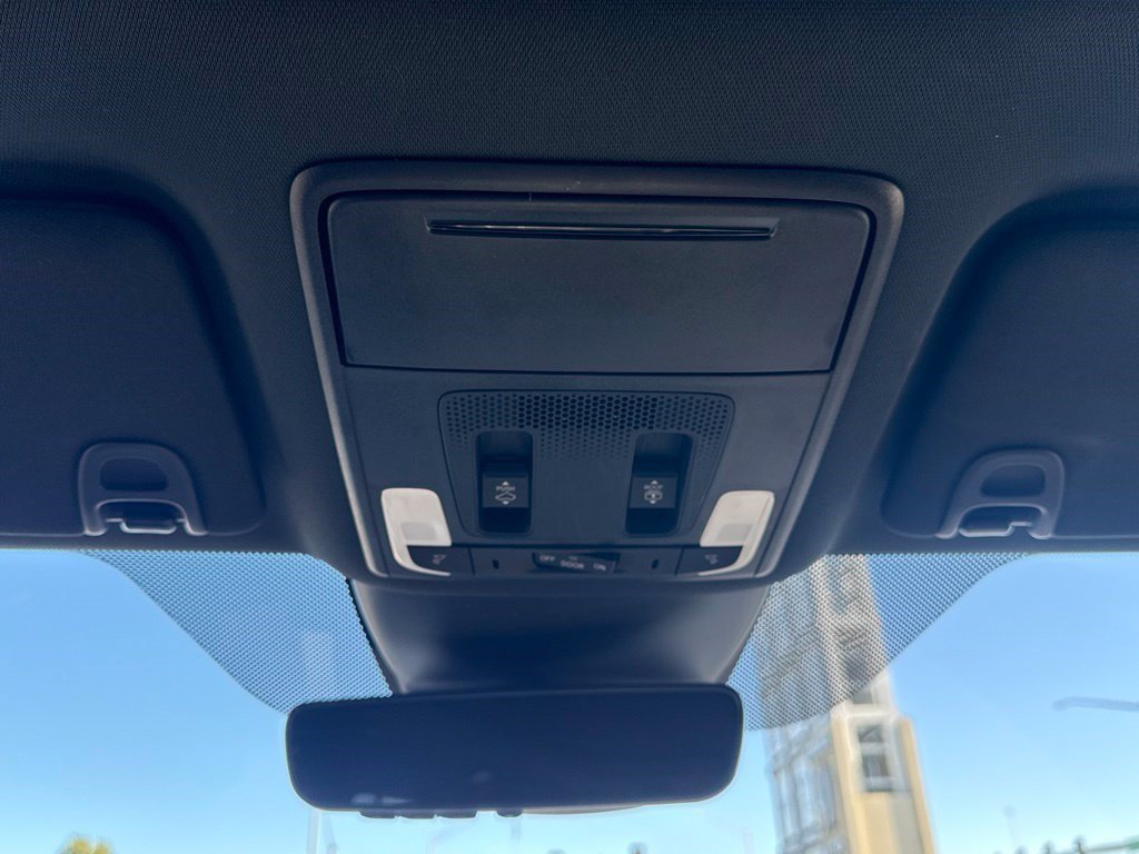 Certified 2025 Honda Pilot Black Edition image 38